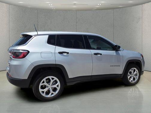 Silver Zynith Metallic Clearcoat 2024 Jeep Compass Sport
