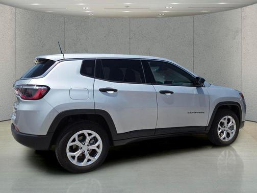 Silver Zynith Metallic Clearcoat 2024 Jeep Compass Sport
