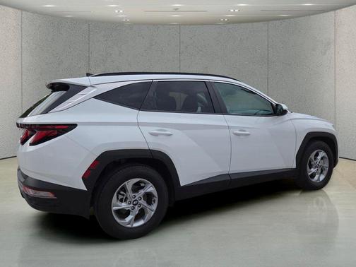 White Pearl 2024 Hyundai TUCSON SEL
