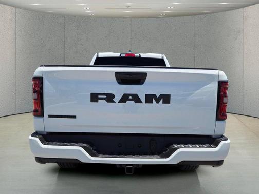 Bright White Clearcoat 2026 RAM 1500 Big Horn/Lone Star