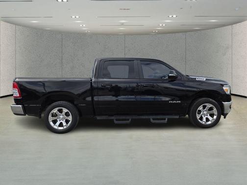 Diamond Black Crystal Pearlcoat 2021 RAM 1500 Big Horn/Lone Star