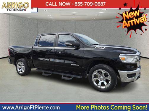 Diamond Black Crystal Pearlcoat 2021 RAM 1500 Big Horn/Lone Star