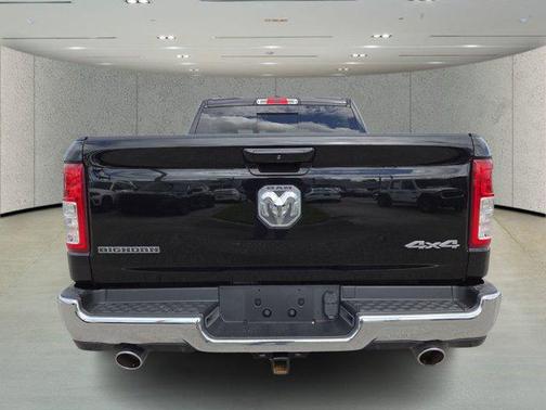 Diamond Black Crystal Pearlcoat 2021 RAM 1500 Big Horn/Lone Star