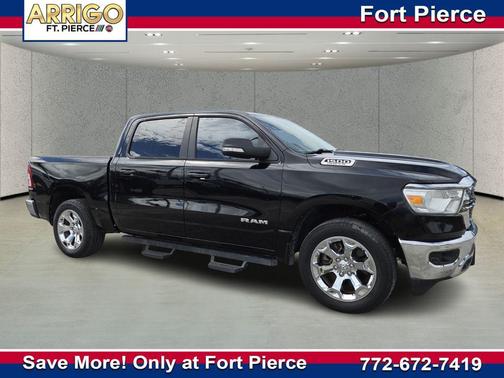 Diamond Black Crystal Pearlcoat 2021 RAM 1500 Big Horn/Lone Star