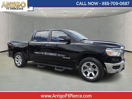 Diamond Black Crystal Pearlcoat 2021 RAM 1500 Big Horn/Lone Star