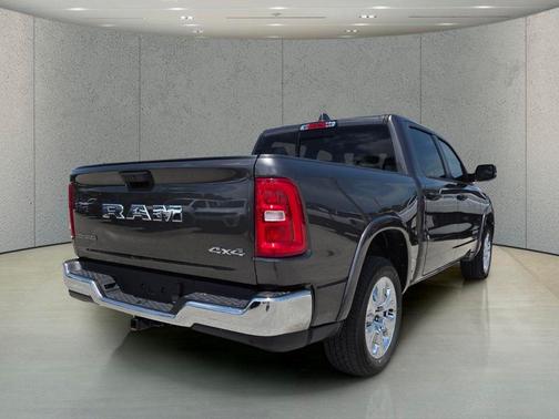 Granite Crystal Metallic Clearcoat 2025 RAM 1500 Big Horn/Lone Star