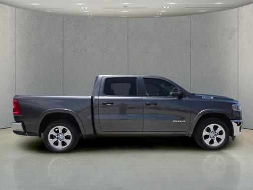 Granite Crystal Metallic Clearcoat 2025 RAM 1500 Big Horn/Lone Star