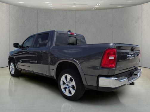 Granite Crystal Metallic Clearcoat 2025 RAM 1500 Big Horn/Lone Star