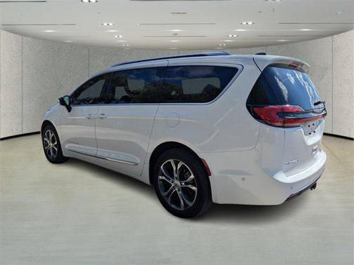 2025 Chrysler Pacifica L