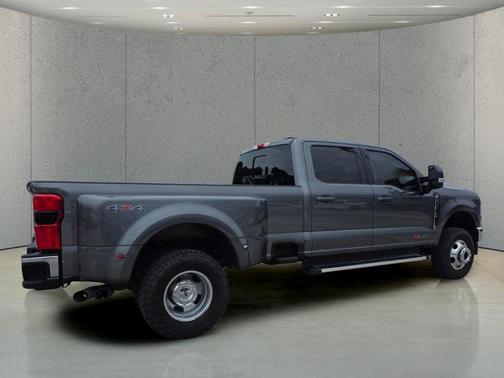 Carbonized Gray Metallic 2023 Ford F-350 Lariat