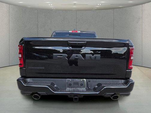 Diamond Black Crystal Pearlcoat 2026 RAM 1500 Big Horn/Lone Star