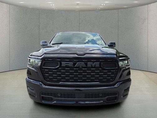 Diamond Black Crystal Pearlcoat 2026 RAM 1500 Big Horn/Lone Star