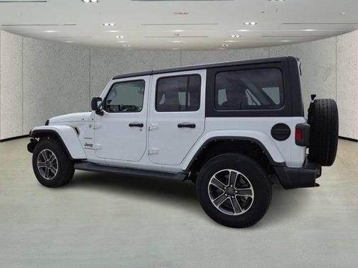 Bright White Clearcoat 2023 Jeep Wrangler 4-Door Sahara 4x4