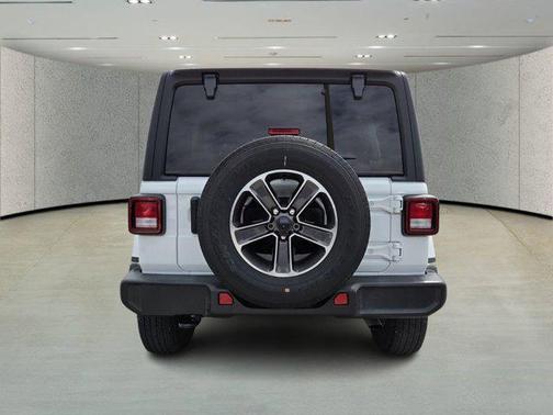 Bright White Clearcoat 2023 Jeep Wrangler 4-Door Sahara 4x4