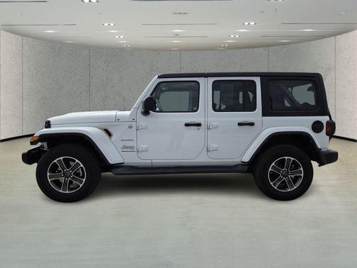 Bright White Clearcoat 2023 Jeep Wrangler 4-Door Sahara 4x4