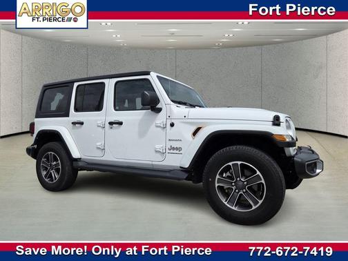 Bright White Clearcoat 2023 Jeep Wrangler 4-Door Sahara 4x4