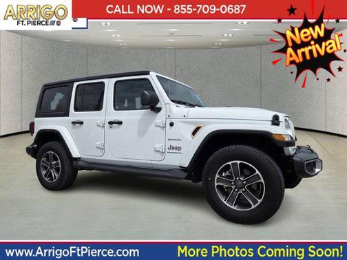 Bright White Clearcoat 2023 Jeep Wrangler 4-Door Sahara 4x4