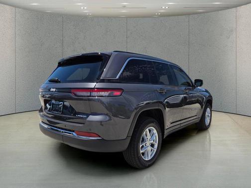 Baltic Gray Metallic Clearcoat 2026 Jeep Grand Cherokee Altitude
