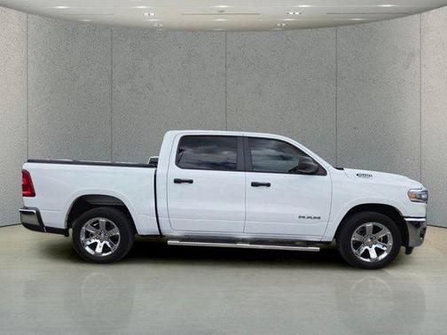 Bright White Clearcoat 2025 RAM 1500 Big Horn/Lone Star