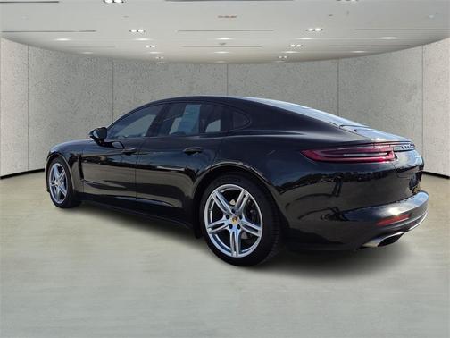 2018 Porsche Panamera 4