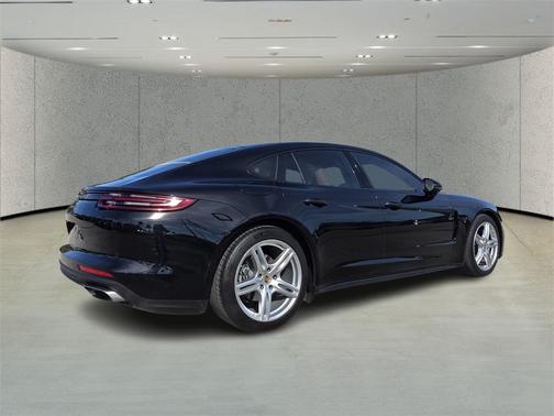 2018 Porsche Panamera 4