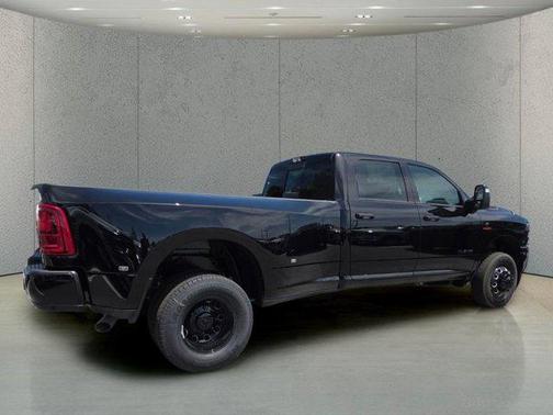 Diamond 2026 RAM 3500 Big Horn Crew Cab 4x4 8' Box