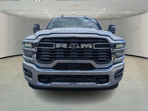 2026 RAM 2500 Tradesman Crew Cab 4x4 6'4' Box