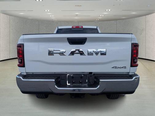 Bright White Clearcoat 2026 RAM 2500 Tradesman Crew Cab 4x4 6'4' Box