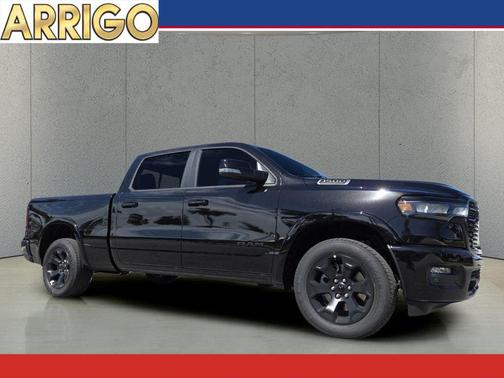 Diamond Black Crystal Pearlcoat 2027 RAM 1500 Big Horn/Lone Star