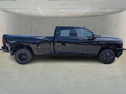 2025 RAM 3500 Laramie Crew Cab 4x4 8' Box