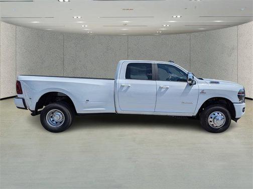2025 RAM 3500 Laramie Crew Cab 4x4 8' Box