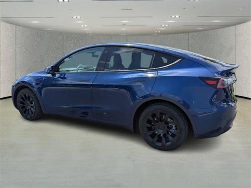 2022 Tesla Model Y Long Range Dual Motor All-Wheel Drive