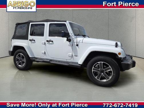 Bright White Clearcoat 2017 Jeep Wrangler Unlimited Sahara