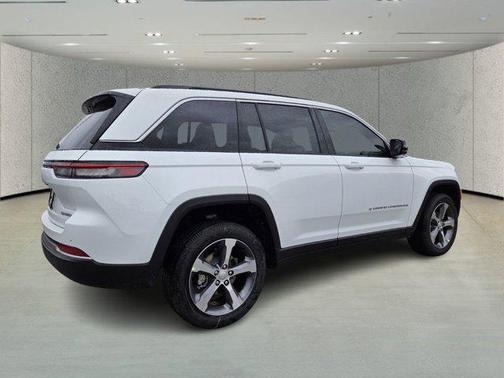 White 2026 Jeep Grand Cherokee Limited