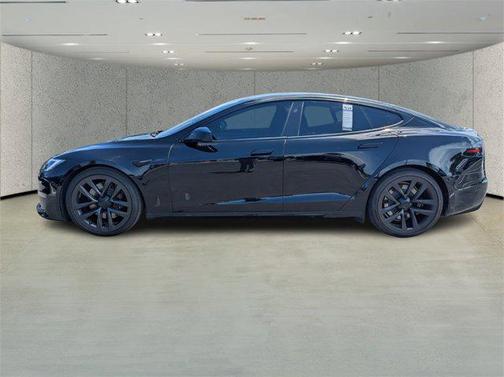 2022 Tesla Model S Base