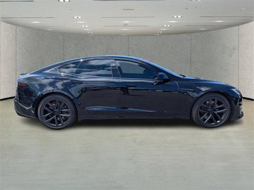 2022 Tesla Model S Base
