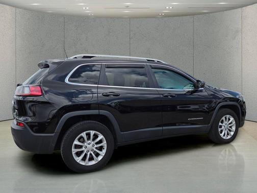 Diamond Black Crystal Pearlcoat 2019 Jeep Cherokee Latitude