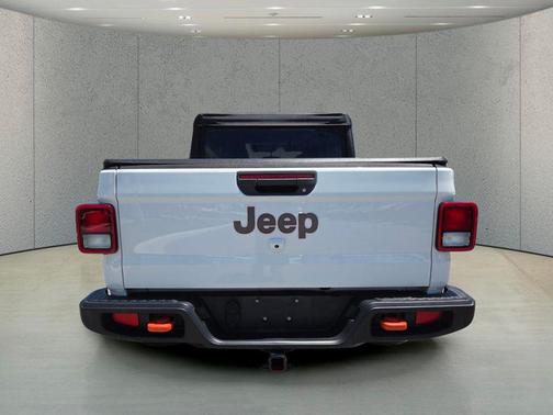 Bright White Clearcoat 2023 Jeep Gladiator Mojave 4x4