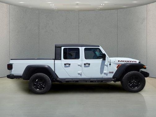 Bright White Clearcoat 2023 Jeep Gladiator Mojave 4x4