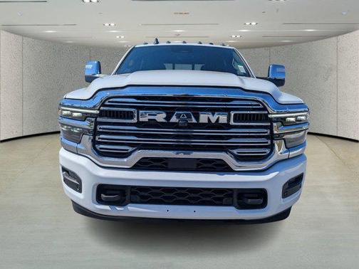 2026 RAM 3500 Laramie Crew Cab 4x4 8' Box