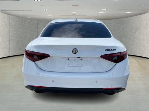 2020 Alfa Romeo Giulia Base