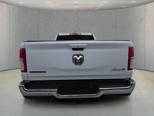 Bright White Clearcoat 2022 RAM 1500 Big Horn/Lone Star