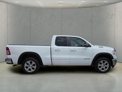 Bright White Clearcoat 2022 RAM 1500 Big Horn/Lone Star