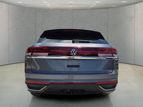 Platinum Gray Metallic 2025 Volkswagen Atlas Cross Sport 2.0T SE w/Technology 4MOTION