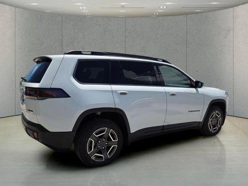 Bright White Clearcoat 2026 Jeep Cherokee Laredo 4x4