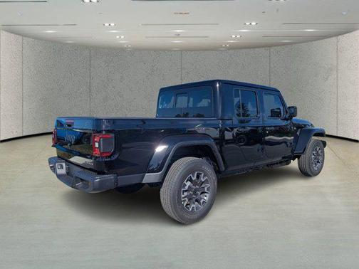 2026 Jeep Gladiator Sahara 4x4