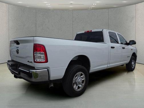 Bright White Clearcoat 2022 RAM 2500 Tradesman Crew Cab 4x4 8' Box