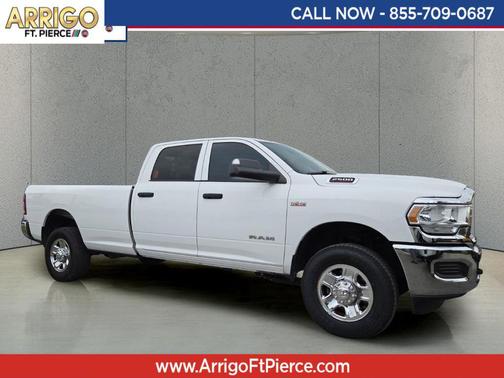 Bright White Clearcoat 2022 RAM 2500 Tradesman Crew Cab 4x4 8' Box
