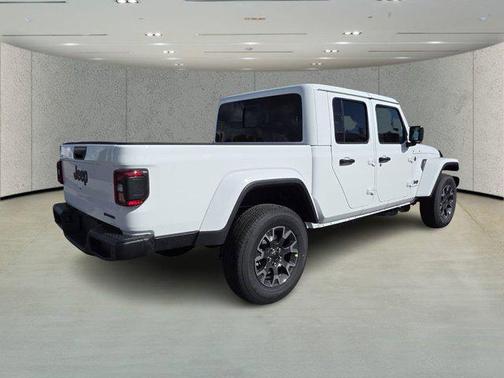 2026 Jeep Gladiator Sahara 4x4