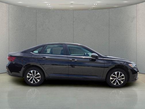 Deep Black Pearl 2024 Volkswagen Jetta 1.5T S